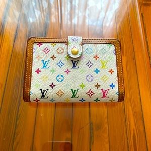 • pre loved Louis Vuitton wallet•